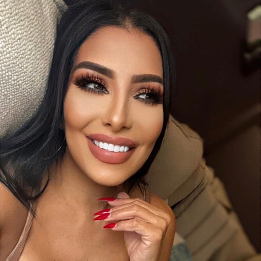 Meet your Posher, Jacquelin